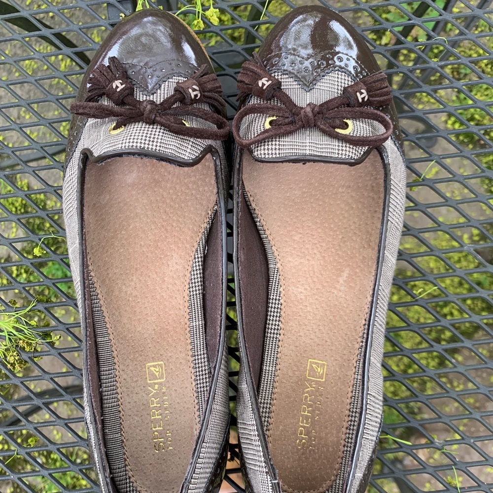 Sperry brown houndstooth and patent flats-unworn!